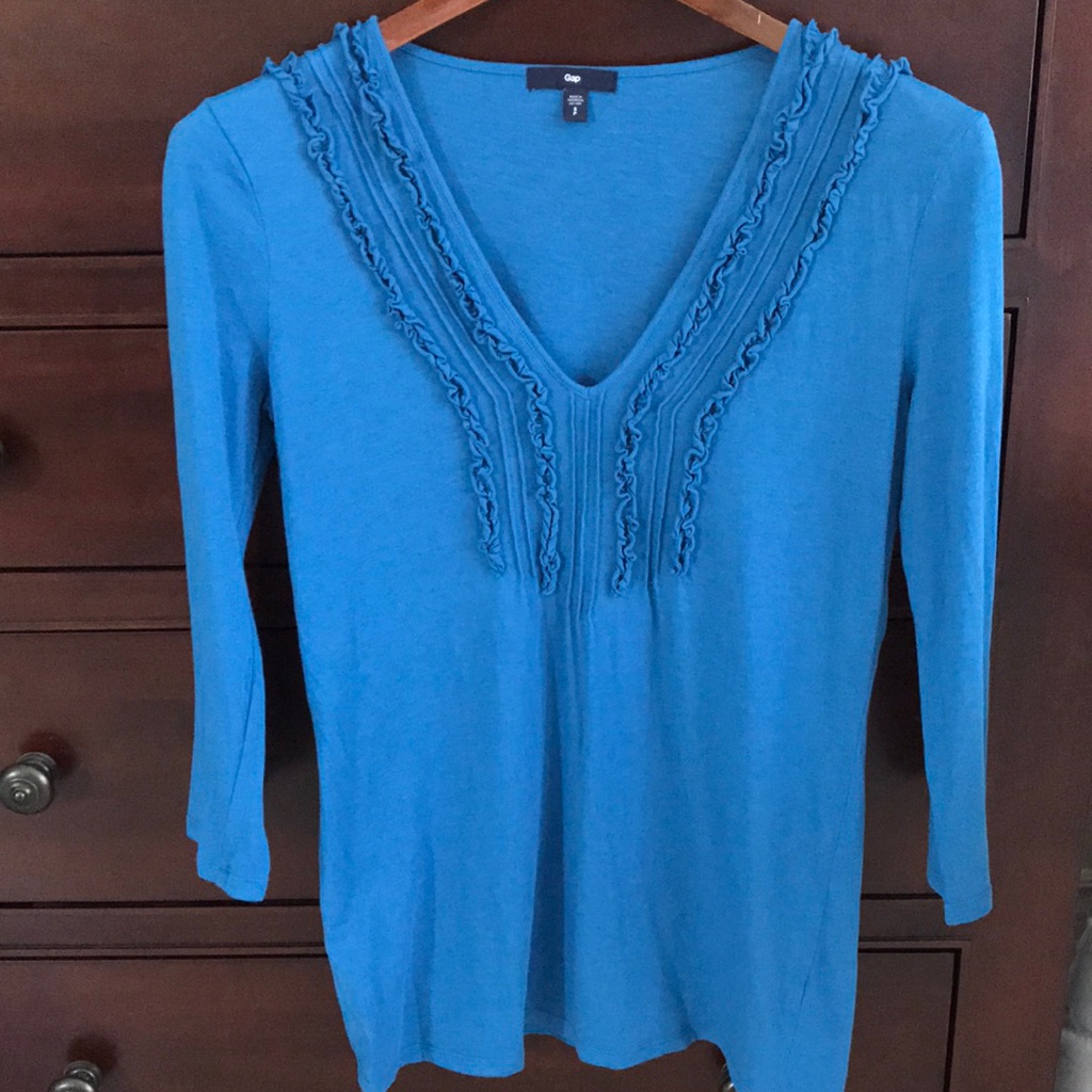Gap 3/4 Sleeve Ruffle Detail Top